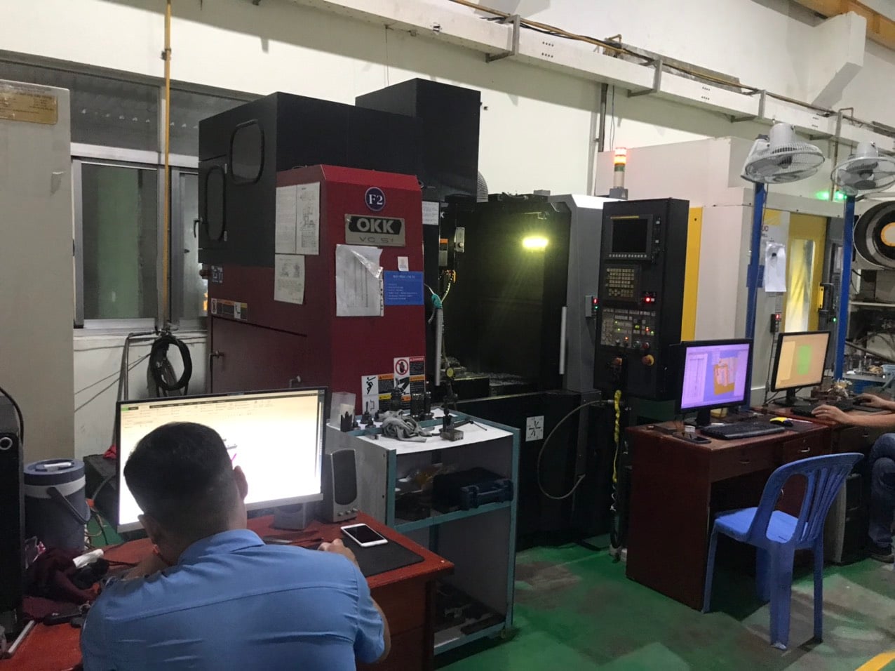 CNC milling machine (2)